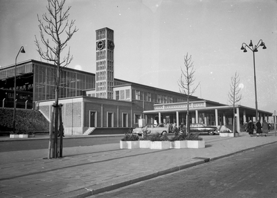 837135 Gezicht op het nieuwe N.S.-station Leiden.